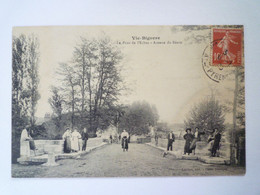 2022 - 805  VIC-BIGORRE  (Hautes-Pyrénées)  :  Le Pont De L'Echez  -  Avenue Du Béarn  -  Belle Animation   XXX - Vic Sur Bigorre