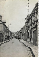 CPSM 27_LE NEUBOURG - Rue De Conches, Animation éloignée, Camionnette, Voir Descriptif Pour état - Le Neubourg