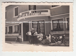 ANCIENNE PHOTO MATAFELON GRANGES HOTEL DE LA GROTTE / MOTO MOTARDS / THOIRETTE COISIA / AIN JURA - Altri Comuni