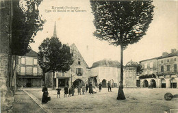 Eymet * La Place Du Marché Et Les Couverts * Villageois - Other & Unclassified