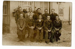 Carte Photo - Groupe De Prisonniers Au Camp De Bad Sulza, Kommando 727, Noms Au Verso, Octobre 1943 - Stalag IX C - Guerre 1939-45