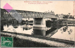 * MARCILLY-sur-SEINE  Pont Sur La Seine - A L'arrière Plan, La Mairie Et La Place - Autres & Non Classés