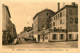 Aurillac * Avenue De La République Et Hôtel De Bordeaux * Automobile Voiture Ancienne - Aurillac