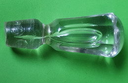 Ancien BOUCHON De CARAFE - Verre Plein Dessus Rond - Environ H : 8.6 Cm , Diamètre Carafe 2 Cm -  Années 1940 - Jarras