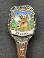 VINTAGE AUSTRALIAN ENAMEL & CHROME PLATE SOUVENIR TEASPOON SKIPPY - Cucharas