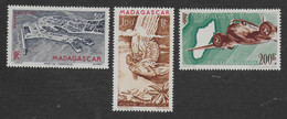 MADAGASCAR 1946 YT PA 63/64A** - Airmail