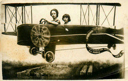 Surréalisme * Carte Photo Photo Montage * Femme Avion Aviateur Aviation Exposition Le Mans * Photographie Photographe - Photographie