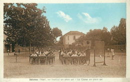 VAR  SALERNES  Institut En Plein Air  La Classe - Salernes