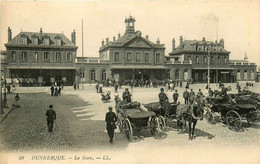 Dunkerque * La Place De La Gare * Attelage - Dunkerque