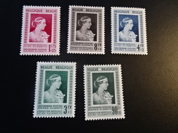 BE244  -  Set  Mint Hinged   Belgium 1951 - NO. 863 - 867 - Koningin Elisabeth - Nuovi