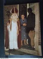 Grande Photo De Saint-nicolas Et Père Fouettard Avec Une Dame âgée Photo 18/13 Cm - Sinterklaas