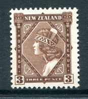 New Zealand 1935-36 Pictorials - Single Wmk. - 3d Maori Girl - P.14 X 13½ HM (SG 561) - Neufs