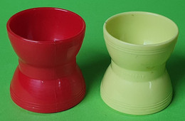 Lot 2 Anciens COQUETIERS - Publicité ROGERON - Plastique - Années 60 - Egg Cups