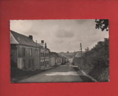 CPSM Petit Format -  Naours  -(Somme) - L'entrée Du Pays - Rue D'Amiens - Naours