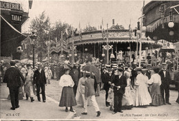 Fête Foraine * N°10 * Un Coin Animé * Manège Carrousel Carousel Attractions - Autres & Non Classés