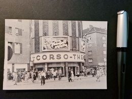 Berlin-Gesundbrunnen, Corso-Filmtheater, Ca. 1955, S/w-Foto-Abzug, 10 X 15 Cm - Places