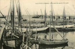 Ile D'yeu * Un Coin Des Quais Et La Rade * Bateaux Pêche - Ile D'Yeu