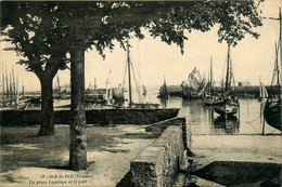 Ile D'yeu * La Place Lapilaye Et Le Port * Bateaux Pêche - Ile D'Yeu