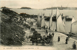 Dinard * Vue Sur La Cale Et Sur St Malo * L'embarcadère * Attelage - Dinard