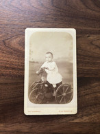 Jeu & Jouet Ancien * Enfant Sur Cheval Bois * Photo CDV Albumine Circa 1860/1895 * Photographe Cognacq à La Rochelle - Games & Toys