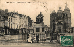N°26173 Z -cpa Le Neubourg -la Place Dupont De L'Eure- - Le Neubourg