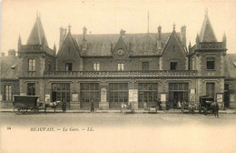 Beauvais * Place De L'église Du Village * Attelage * Ligne Chemin De Fer - Beauvais