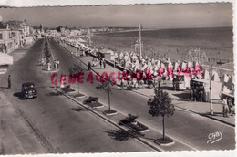 85- SABLES D' OLONNE- LE REMBLAI ET LA PLAGE -VENDEE - Sables D'Olonne