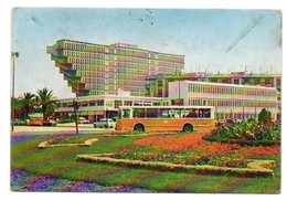 Tunisie -- TUNIS - 1980 --  Place D'Afrique  ( Immeuble , Autocar )............. ...à Saisir - Tunisie