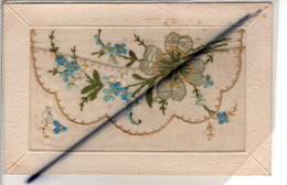 Carte Brodée , Gaufrée ,avec Ajout Et Pochette , Brodée De Fleurs - Embroidered