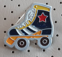 Roller Skates  Vintage Pin Badge - Skateboard