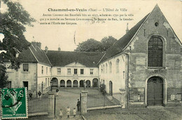 Chaumont En Vexin * Place De L'hôtel De Ville * Mairie - Chaumont En Vexin