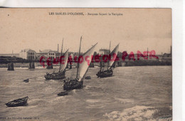 85- SABLES D ' OLONNE- BARQUES FUYANT LA TEMPETE - Sables D'Olonne