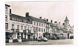 B-8748   TURNHOUT : Zicht Op Grote Markt Met Torengebouw - Turnhout