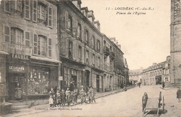 LOUDÉAC - Place De L'église - Animée - Loudéac