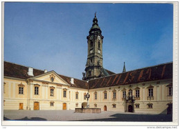 Stift ZWETTL - Abteihof Mit Brunnen Und Stiftspforte, Kirchturm - Zwettl