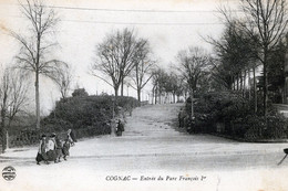 CPA - 1917 - COGNAC - ENTREE DU PARC FRANCOIS 1er - ANIMATION - CL.26.293 - Cognac