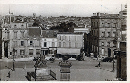 CPA - COGNAC - PLACE FRANCOIS 1er ET QUARTIER CAGOUILET - VEHICULES - CL.26.294 - Cognac