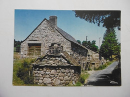 Les Beaux Sites De La LOZERE Un Hameau Dans L' AUBRAC Avec Son Four à Pain - CPM 48 LOZERE - Aumont Aubrac