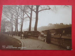 Carte Photo Les P'tits Métiers De Paris - Sur Les Quais Les Bouquinistes - Petits Métiers à Paris