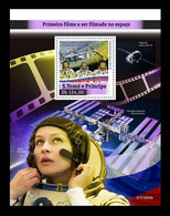 Sao Tome And Principe 2021 Mih. 10513 (Bl.1886) First Movie To Be Filmed In Space. Cinema. Actress Yulia Peresild MNH ** - São Tomé Und Príncipe
