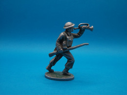 Figurine Aluminium Soldat Quiralu Casque Type Anglais Avec Fusil & Clairon - Assaut Britannique Armée Militaire Guerre - Quiralu