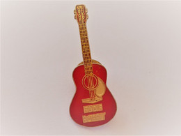 PINS MUSIQUE GUITARE EDDIE RABBIT   / 33NAT - Musique