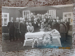 POST MORTEM FUNERAL , DEAD WOMAN  IN COFFIN  ,0 - Funerali