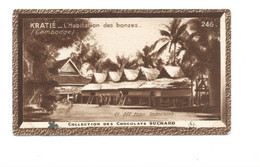 Chromo INDOCHINE INDOCHINA Cambodge KRATIÉ Habitation Des Bonzes Pub: Chocolat Suchard 103 X 59 Mm Bien 2 Scans - Suchard