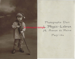 Carte Photo-enfant Avec Sa Pelle-photo L. Regis Lebrun Avenue Du Maine à Paris - Personas Anónimos