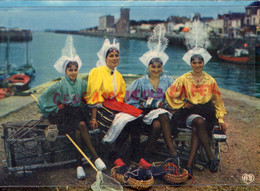 85- SABLES D' OLONNE - GROUPE DE SABLAISES  ANCIENNE ET NOUVELLE COIFFE - Sables D'Olonne