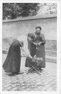 LA MARCHANDE DE COLLIERS ET BRACELET- LES PETITS MÉTIERS PARISIENS - Vendedores Ambulantes