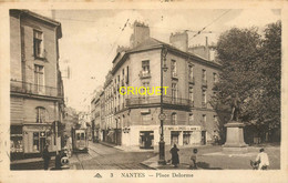 Nantes, La Place Delorme, Affranchie 1939, Pharmacie, Magasin De Photo, Tramway ... - Nantes