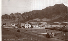 CPA PHOTO ?    YEMEN---THE OIL TANKS ( HEDJUFF )---VOITURE ANCIENNE - Yémen