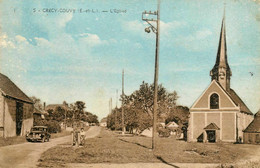 Crécy Couvé * Place Du Village Et L'église * Automobile Ancienne - Other & Unclassified